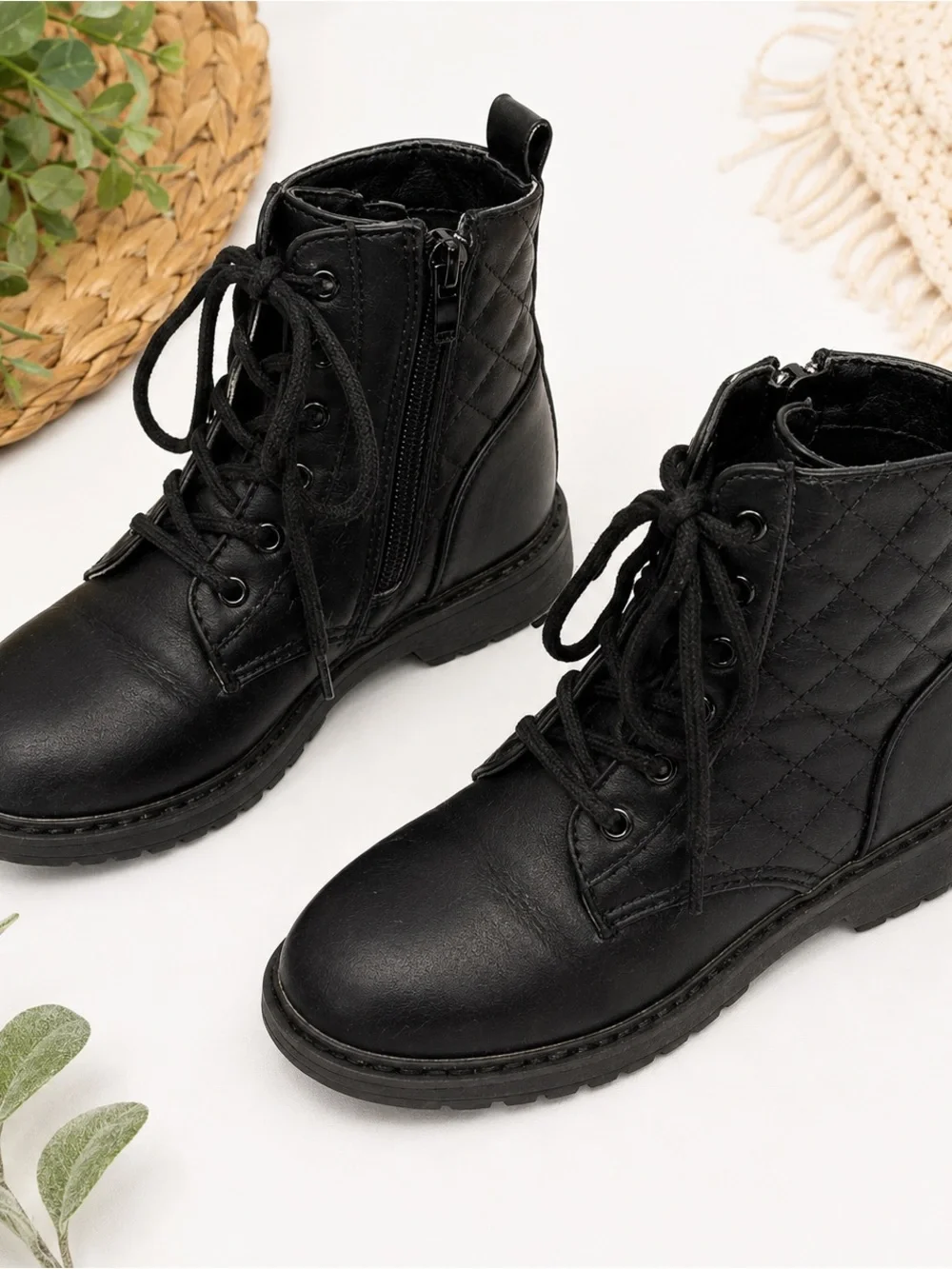 Apakowa Girls Black Quilted Combat Boots Side Zip Lace-Up Size 13